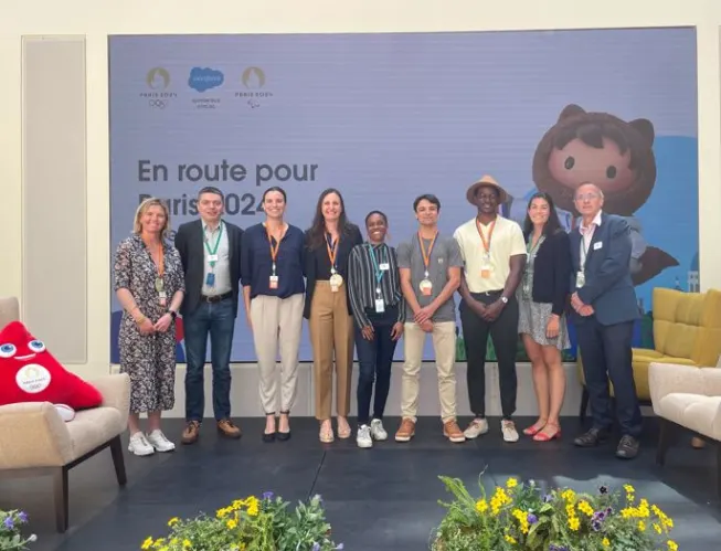 Salesforce Mobile Solutions for Field Sales Teams in Paris